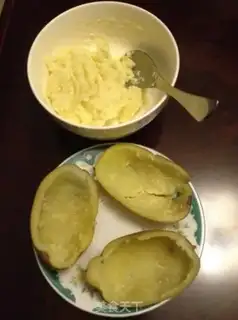 Make American baked potatoes step 1