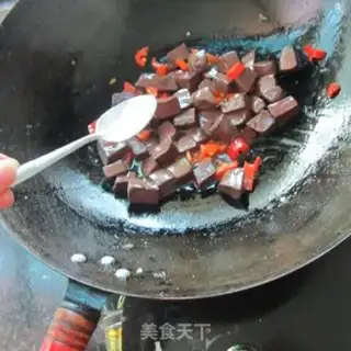 Make Fried pig blood step 4
