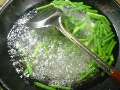 Make Garlic fried pork step 2