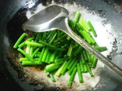Make Garlic fried pork step 3