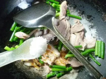 Make Garlic fried pork step 6