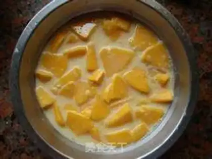 Make Cucumber milk steamed eggs step 3