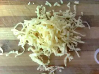 Make Mini pumpkin pizza step 4