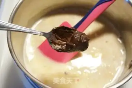 Make Tokyo chocolate banana roll step 11