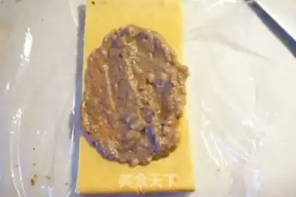 Make Tokyo chocolate banana roll step 12