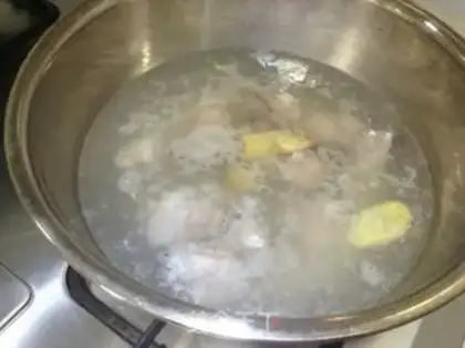 Make The soybeans, the cornbone soup step 0