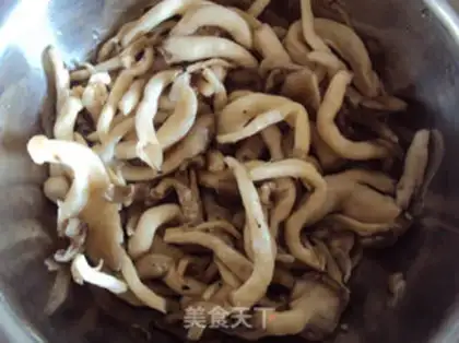 Make Chicken leg mushrooms, fried eggs step 0
