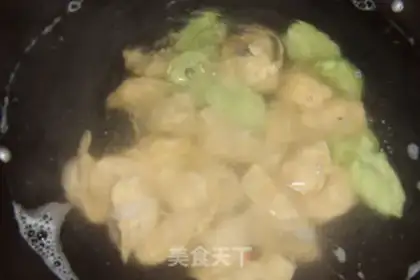 Make Chicken leg mushrooms, fried eggs step 3