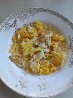 Make Smelt shrimp fried eggs step 1