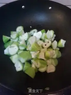Make Smelt shrimp fried eggs step 5
