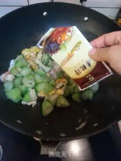Make Smelt shrimp fried eggs step 8