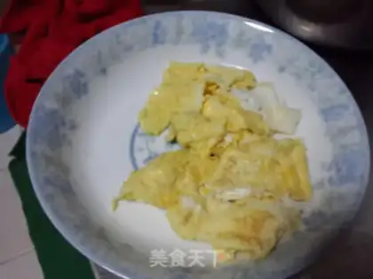 Make Garlic fried eggs step 3