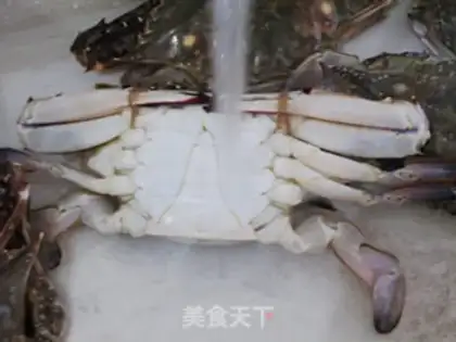 Make Delicious spicy crabs step 2