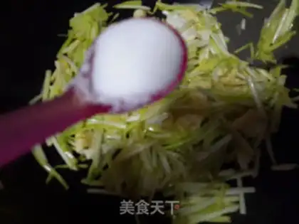Make Garlic fried eggs step 8