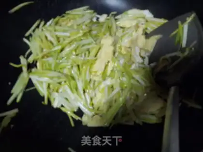 Make Garlic fried eggs step 9