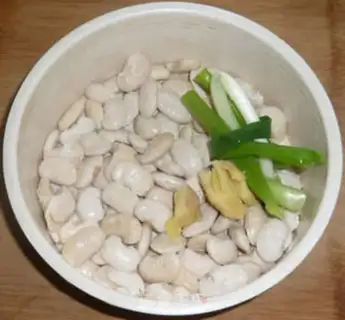 Make Bean-toe soup step 1