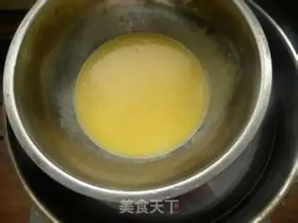 Make A yellow milk pie step 4
