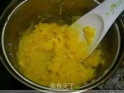 Make A yellow milk pie step 5