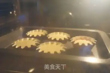 Make Tea and white cupcakes step 5