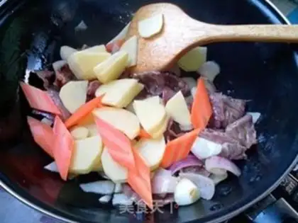 Make Curry potato beef step 7