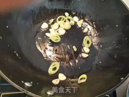 Make Precious green bean sprouts step 1