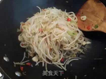 Make Precious green bean sprouts step 4