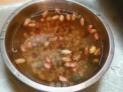 Make Soup for a peanut chicken step 0