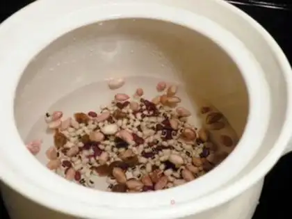 Make Soup for a peanut chicken step 1