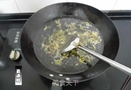 Make Soup with the pickles step 1
