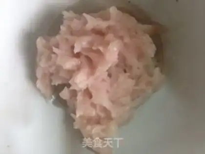 Make Pyramid and green fish rolls step 1