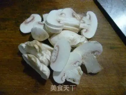 Make Snowflake mushroom soup step 1