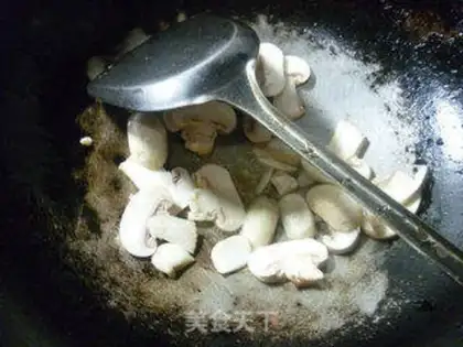 Make Snowflake mushroom soup step 3