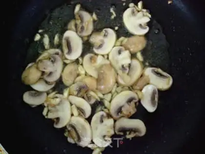 Make Noodles for tuna ink step 4