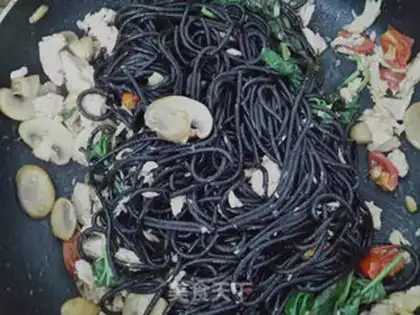 Make Noodles for tuna ink step 8
