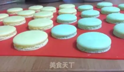 Make Macalon (French) step 16