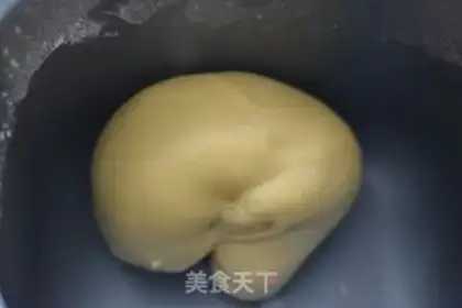 Make Egg toast step 1