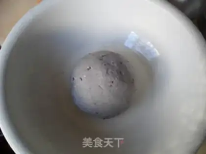 Make Potato-coloured buns step 2