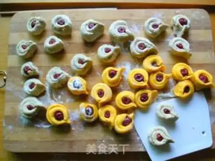 Make Soybean-sucked red-treet flower step 16