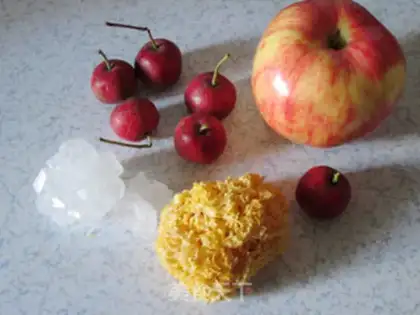 Make Apple silver ear red fruit soup step 0