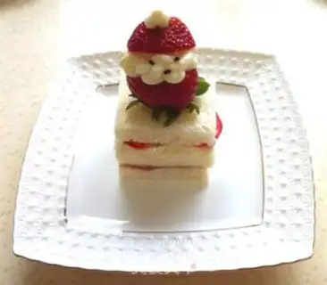 Make Strawberry Christmas sandwich step 1