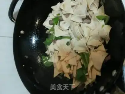 Make The peppers are fried step 2