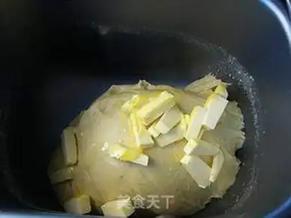 Make Christmas gold bread step 7