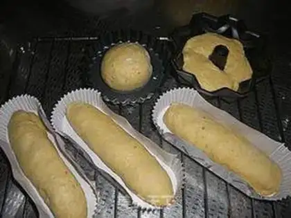 Make Christmas gold bread step 13
