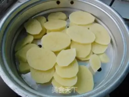 Make Potato cheese and broccoli step 0