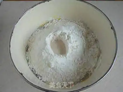 Make A greasy rice paste with dried toast step 1