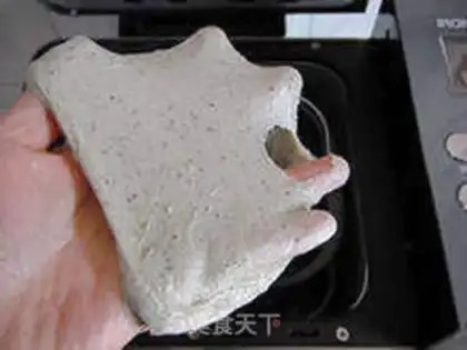 Make A greasy rice paste with dried toast step 4