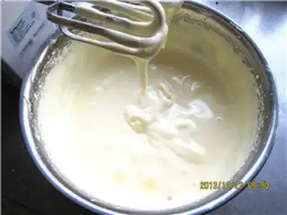 Make Eggs, souffle cookies step 1