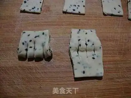 Make Bean-cracker forks step 5