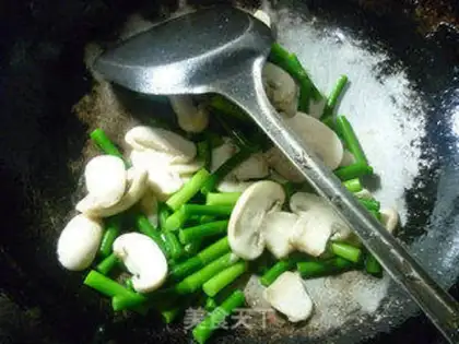 Make Garlic fried mushrooms step 6