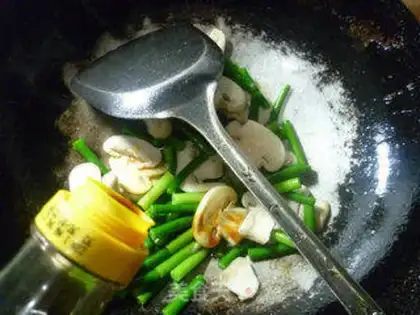 Make Garlic fried mushrooms step 7